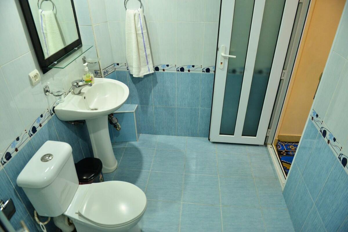 Marina Appartement Jerevan Buitenkant foto