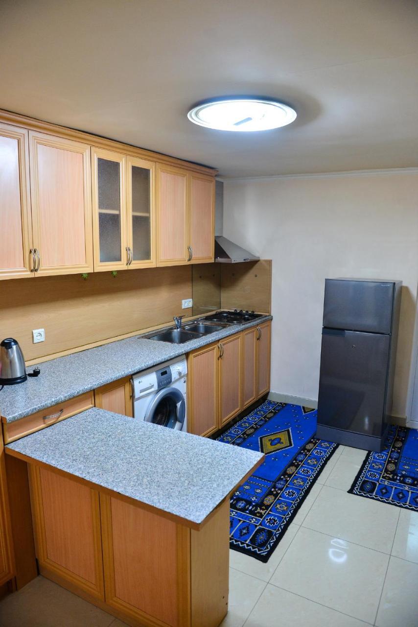 Marina Appartement Jerevan Buitenkant foto