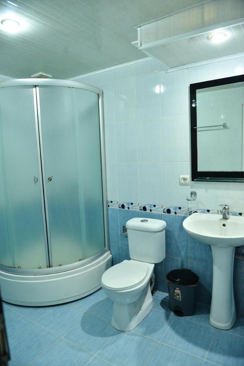 Marina Appartement Jerevan Buitenkant foto